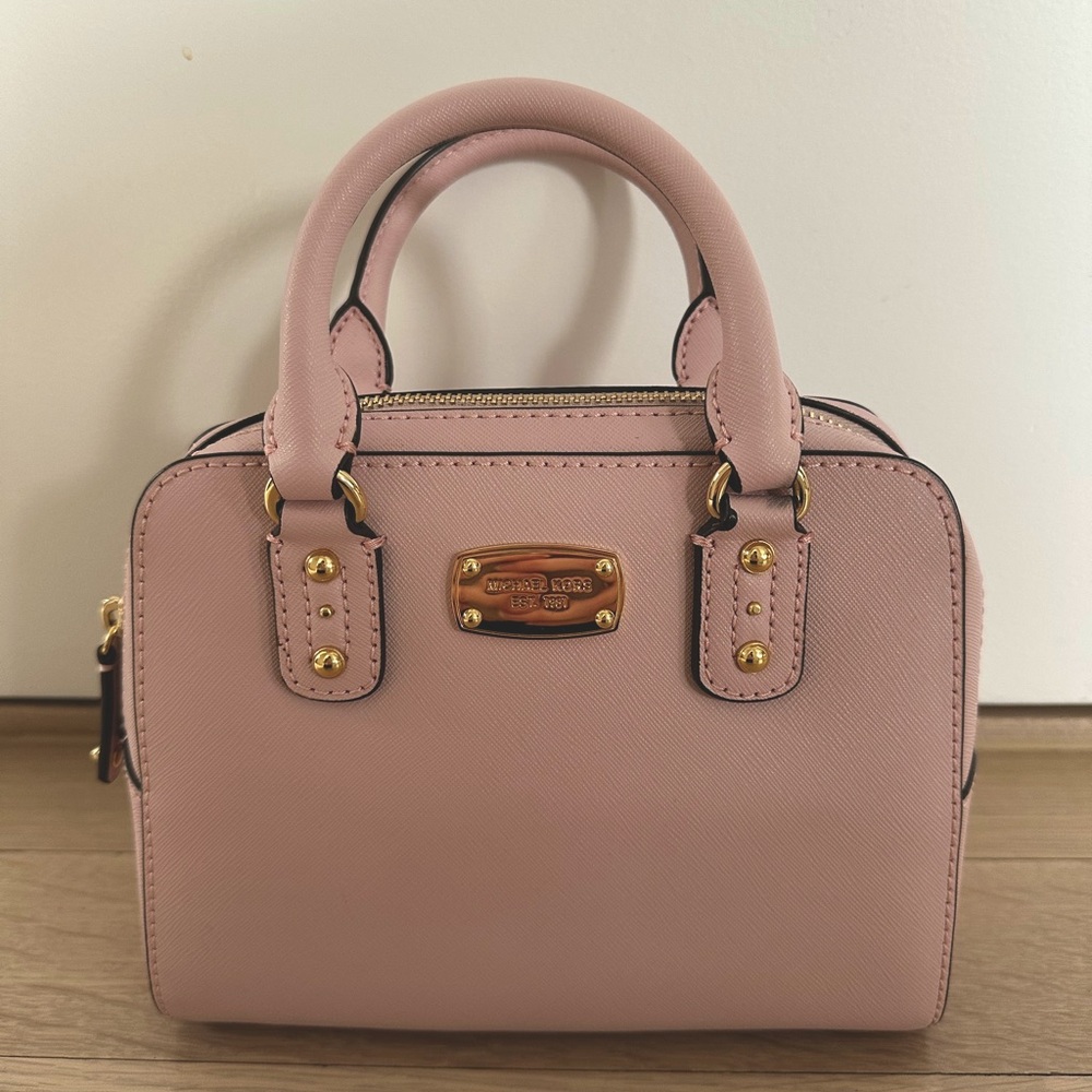 Michael Kors Leather Mini bag with Crossbody strap